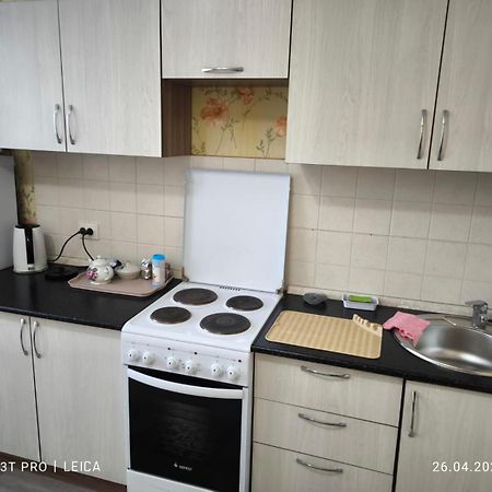 Уютная Квартира Комфорт Класса74 Astana Bagian luar foto